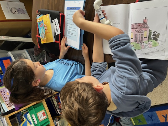  Second Graders Work in Book Clubs to Focus on Their Common Reading Goals!